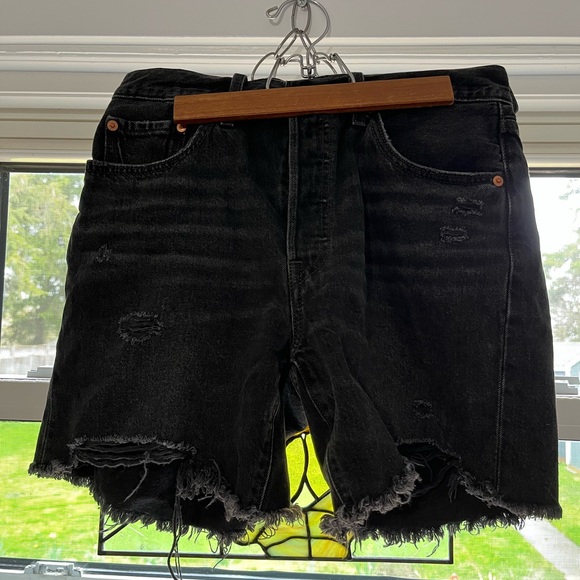 Black Demiem cut-off shorts - Picture 2 of 5